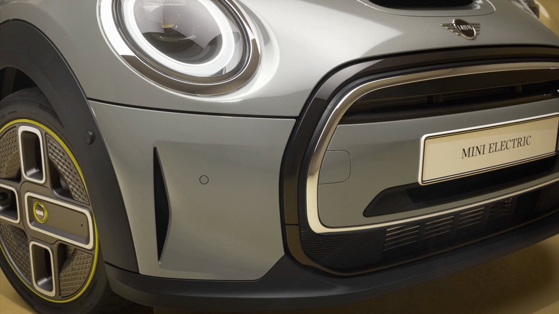 MINI 3-vrata Cooper SE – potpuno električni MINI – pogled s boka, srebrna