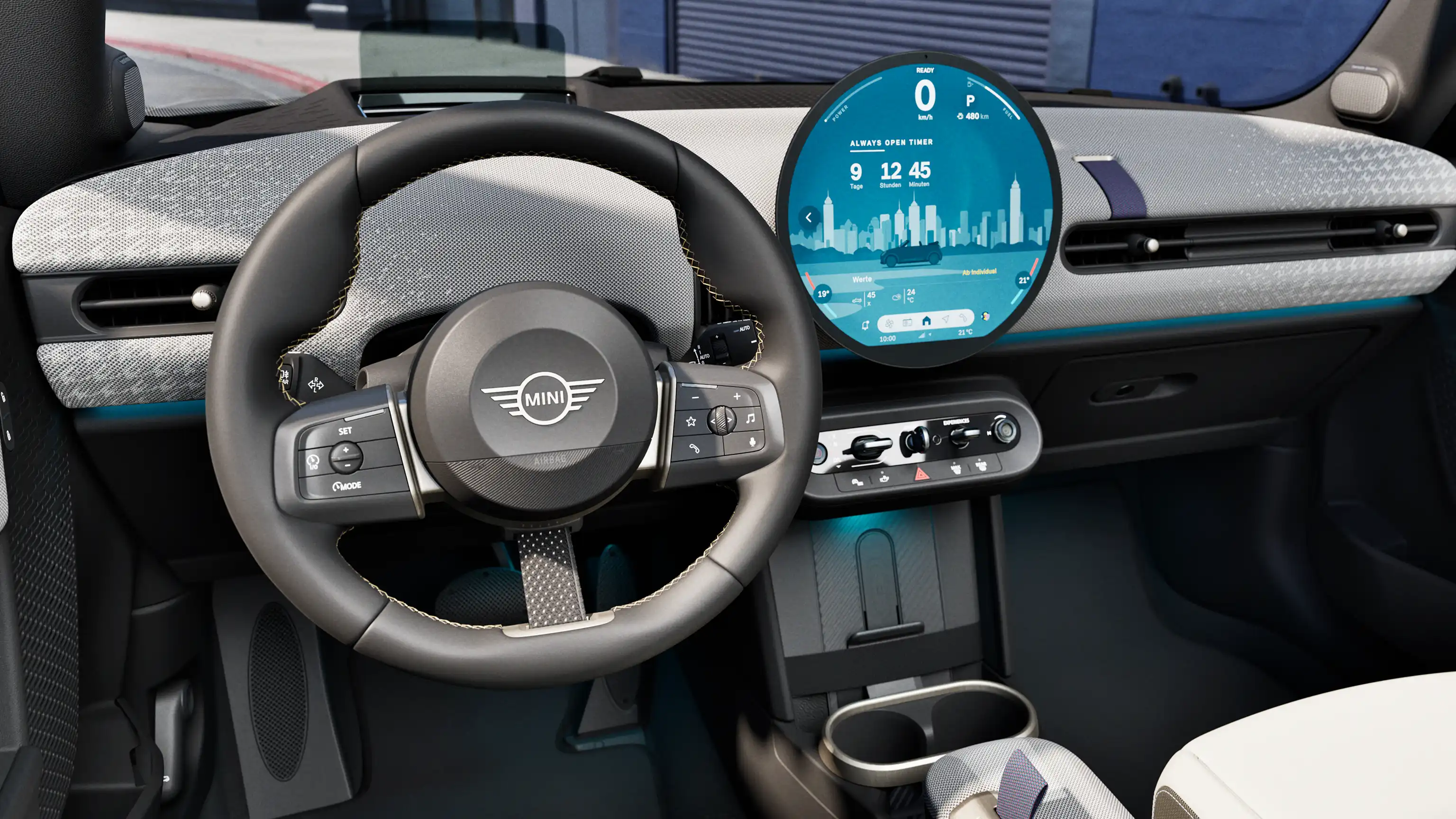 MINI Cooper Convertible – interijer – MINI volan originalne veličine