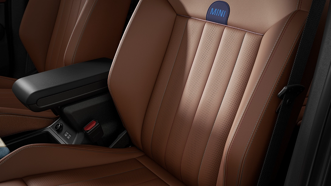MINI Countryman - interijer - smeđe presvlake