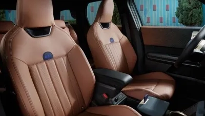 MINI Countryman - interijer - smeđa prednja sjedala 