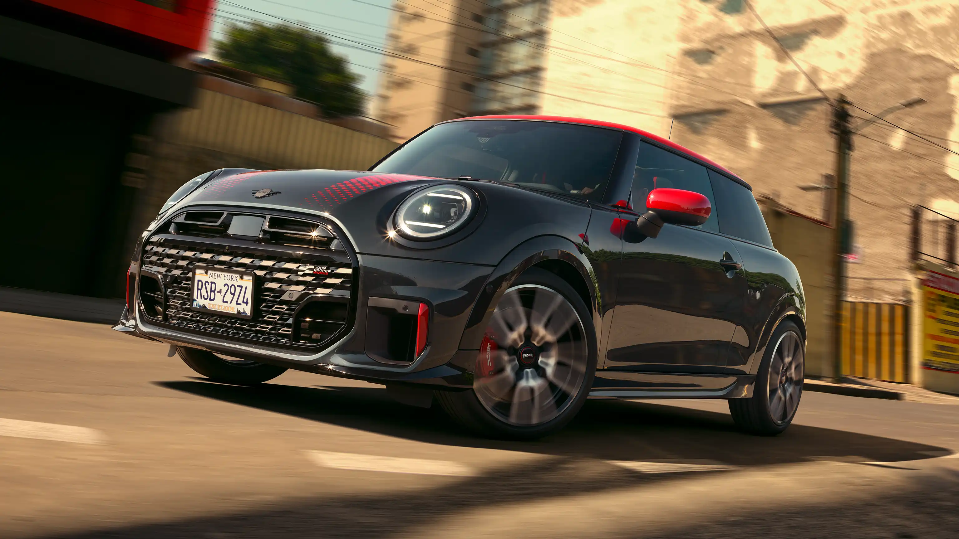 MINI John Cooper Works - F66 JCW pogled sa strane