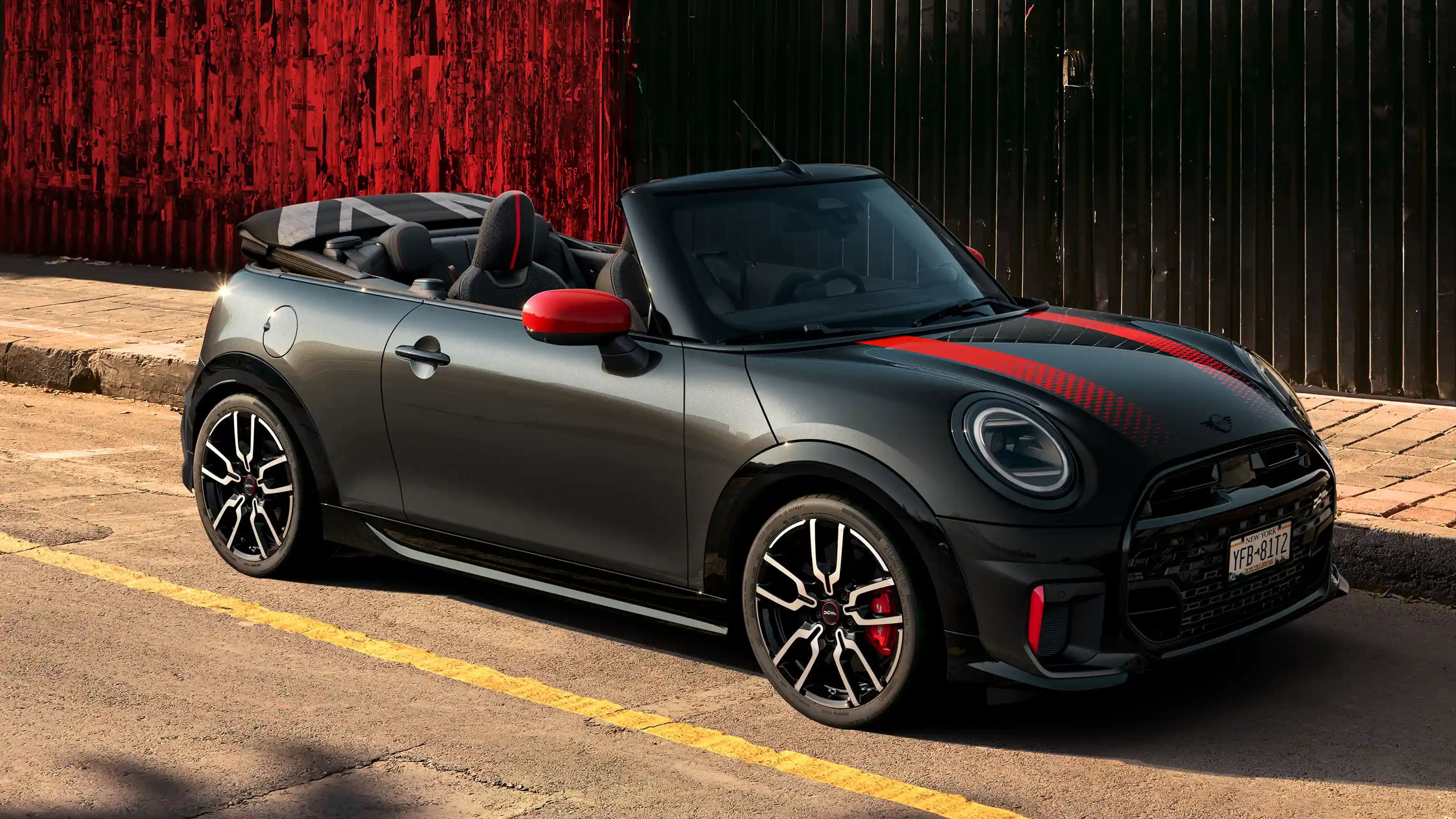 MINI John Cooper Works - F67 JCW pogled sa strane