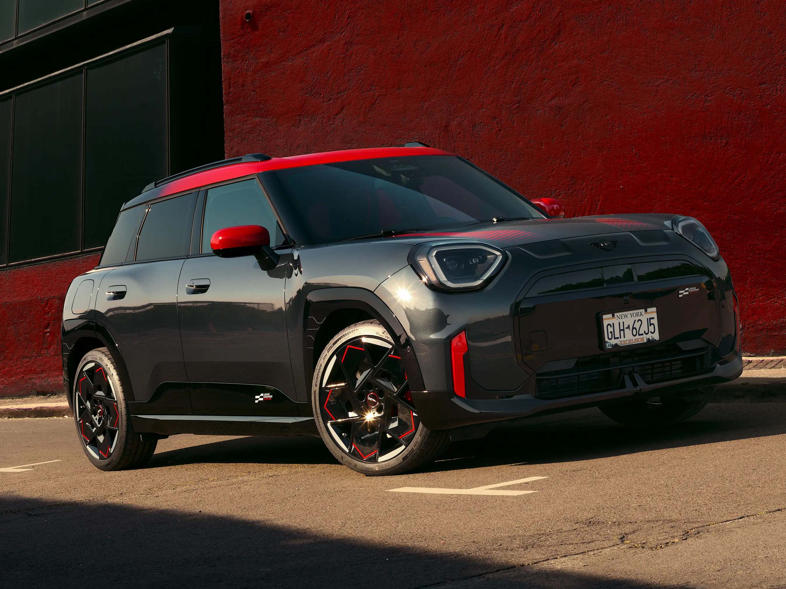 MINI John Cooper Works - J05 JCW bočni pogled