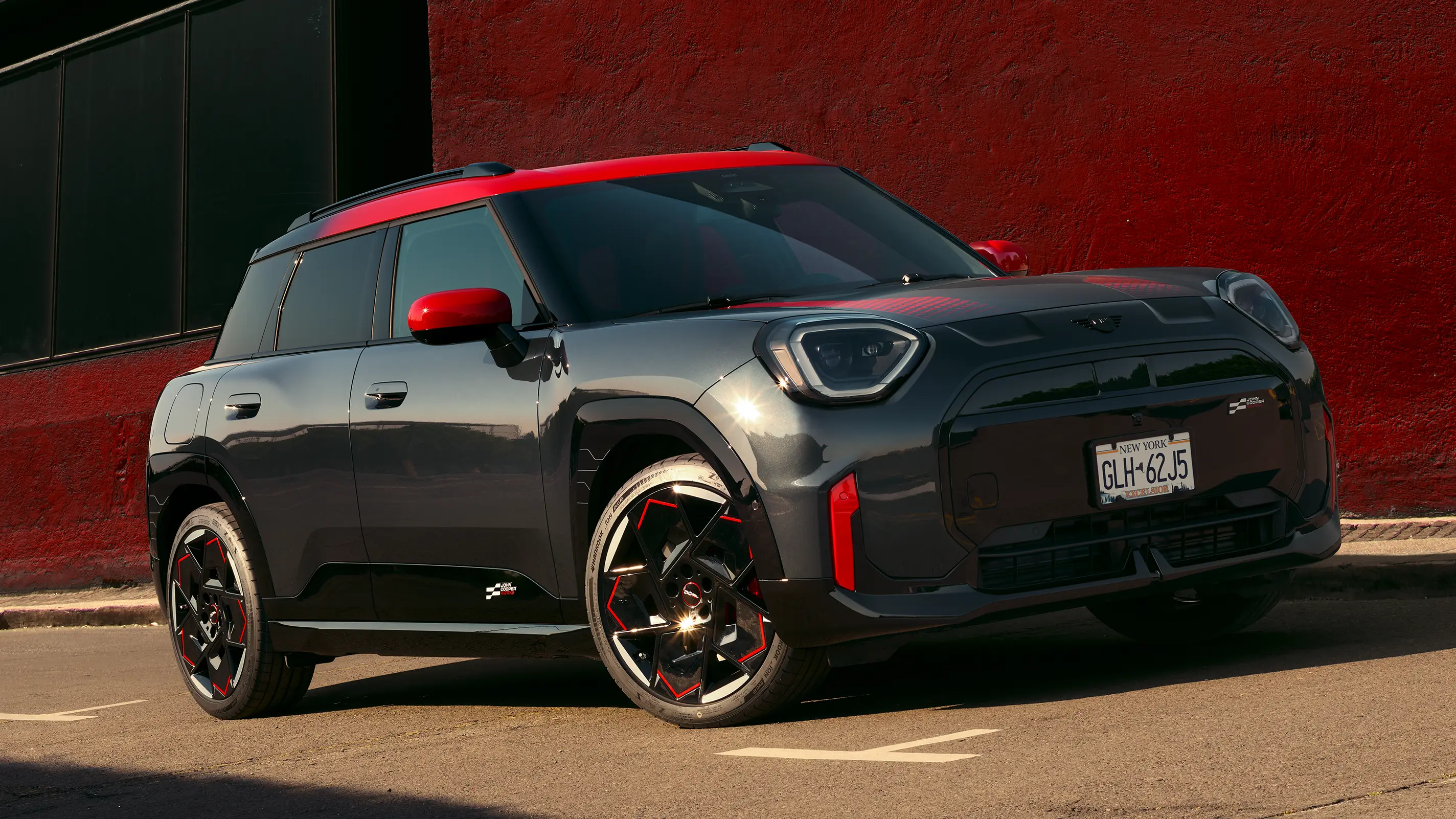 MINI John Cooper Works - J05 JCW bočni pogled