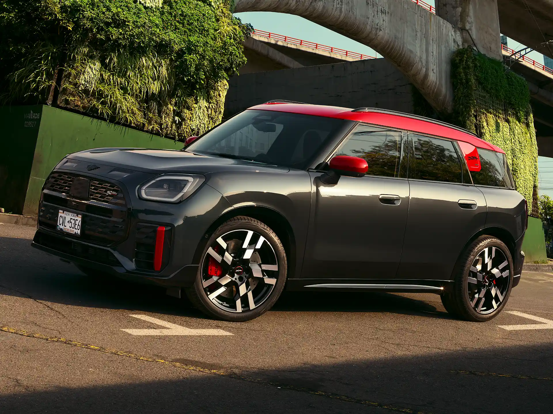 MINI John Cooper Works - U25 JCW pogled sa strane