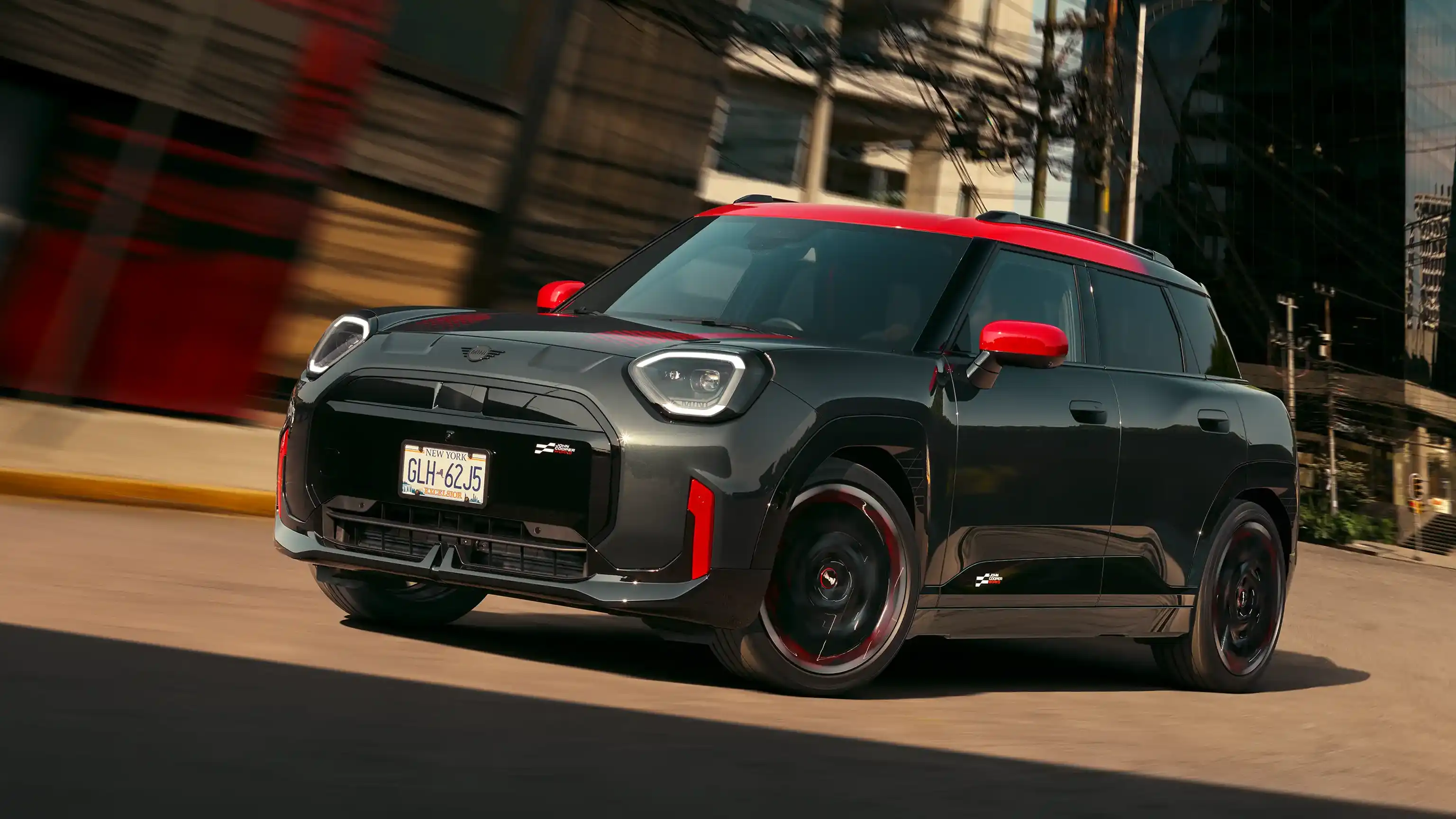MINI John Cooper Works - J05 JCW bočni pogled