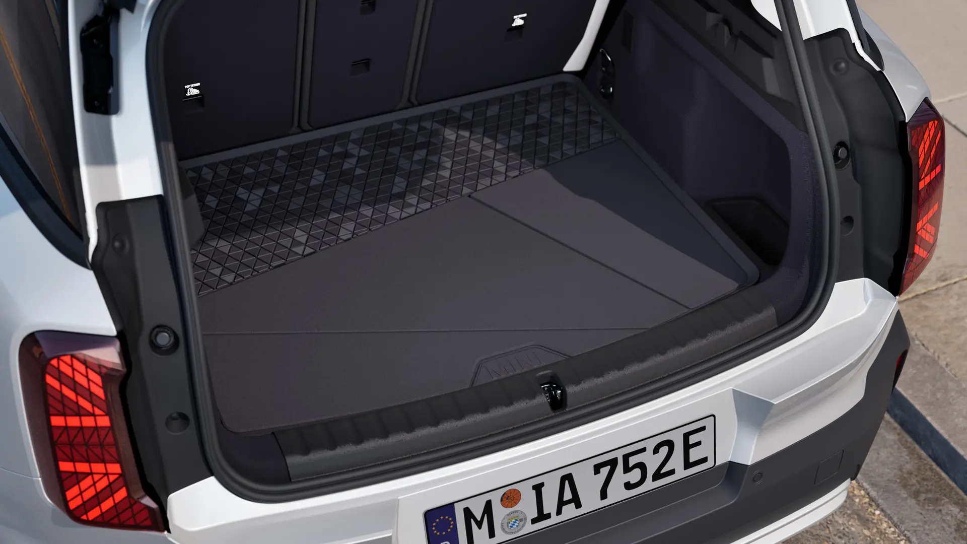 Crna, MINI prostirka za prtljažnik po mjeri s visokim rubom sa svih strana za zaštitu od prljavštine i vlage.