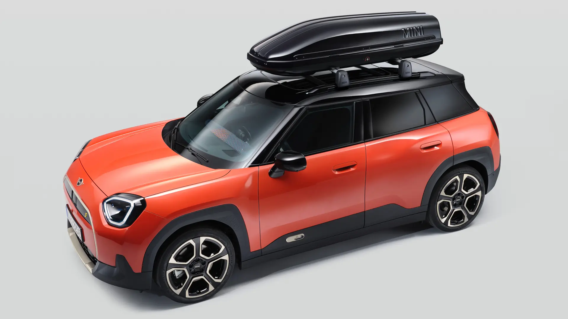 MINI dodaci - crna krovna kutija 320 na mini acemanu
