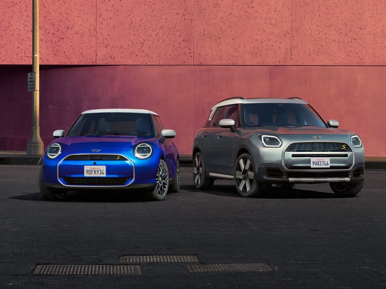 MINI digital experience - high beam assistant