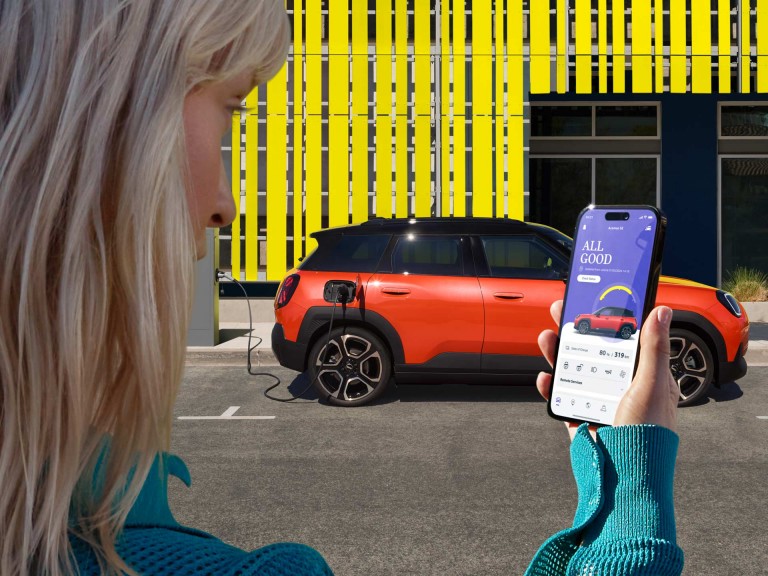 Potpuno električni MINI Aceman - punjenje - snaga MINI aplikacije