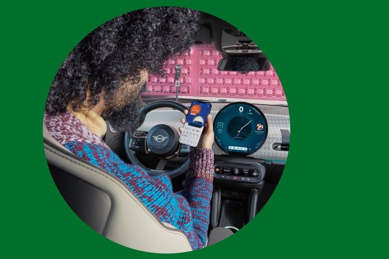 Potpuno električni MINI - mozaik - digitalno iskustvo