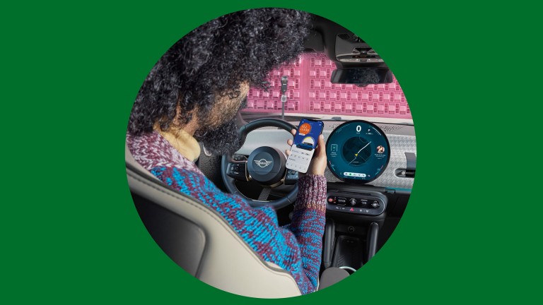 Potpuno električni MINI - digitalno iskustvo - mini aplikacija