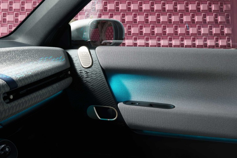 Potpuno električni MINI - interijer - obloge vrata