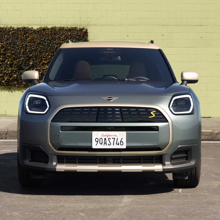 Potpuno električni MINI Countryman – mozaik – eksterijer