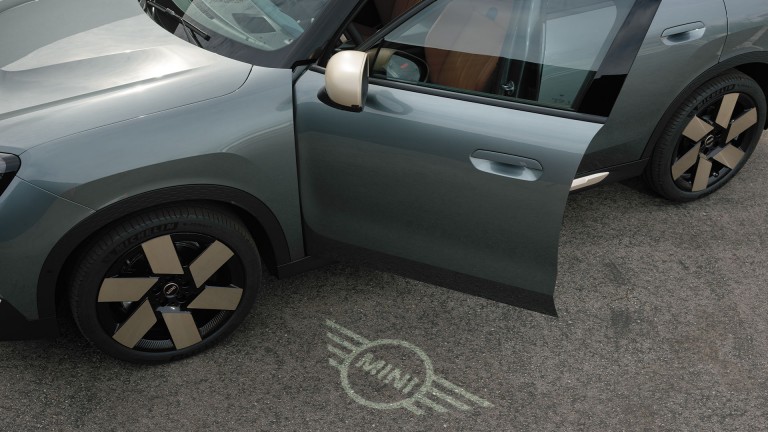 Potpuno električni MINI Countryman - digitalno iskustvo - digital key plus