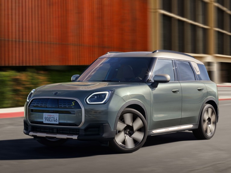 Potpuno električni MINI Countryman- iskustvo u vožnji - pomoć vozaču