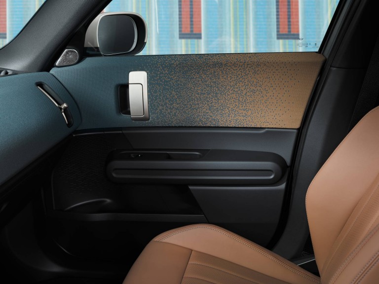 Potpuno električni MINI Countryman – interijer - materijali