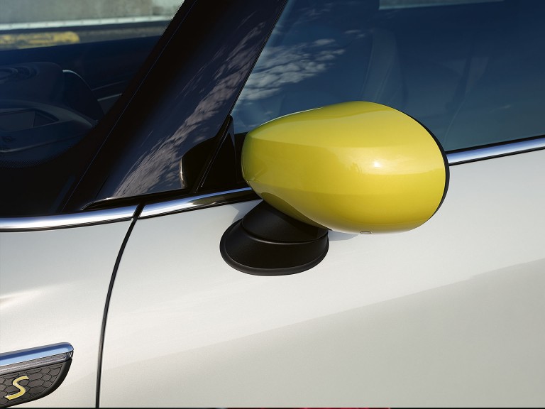 MINI 3-vrata Cooper SE – energetic yellow – boje
