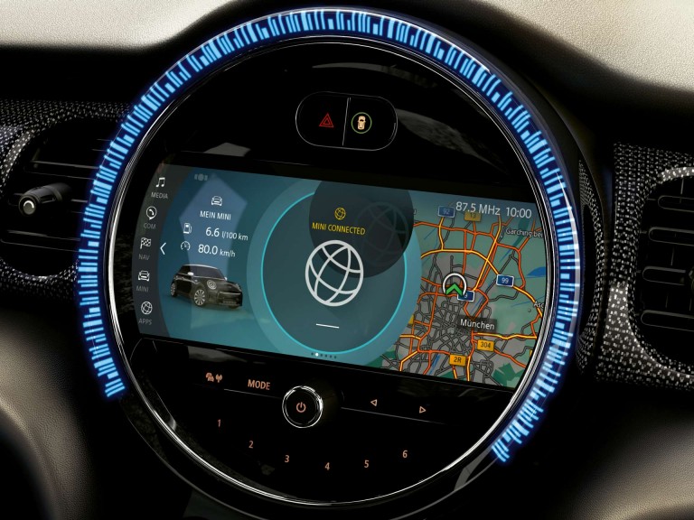 MINI Connected - paketi - Connected Navigation Plus