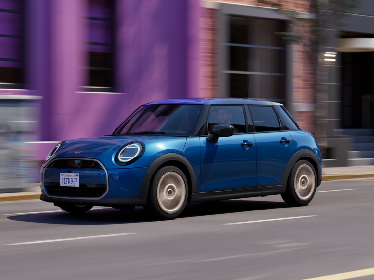MINI Cooper 5 vrata - iskustvo vožnje - praćenje okoline