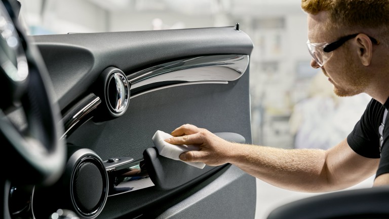 MINI Original Repair Services - Popravak unutrašnjosti karoserije i lakirnice mini mini vozila